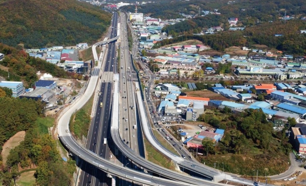 지난 2016년 완공된 제2영동고속도로. [사진=현대건설]