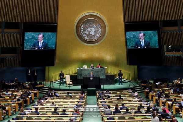 문재인 대통령이 24일(현지시간) 미국 뉴욕 유엔본부에서 열린 총회에 참석, 기조연설을 하고 있다. [사진=청와대]