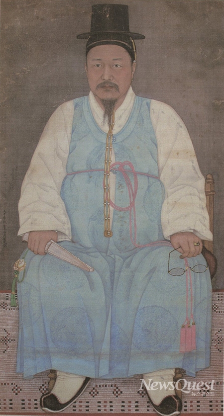 채용신作, '곽동원 초상', 1918년, 비단에 먹과 옅은 채색, 99.5cm×54cm, 개인 소장.