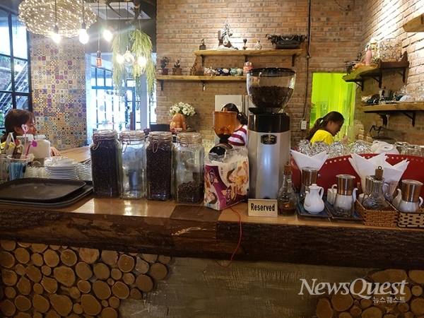 한국인이 운영하는 terra cafe. [사진=석태문 선임연구위원]