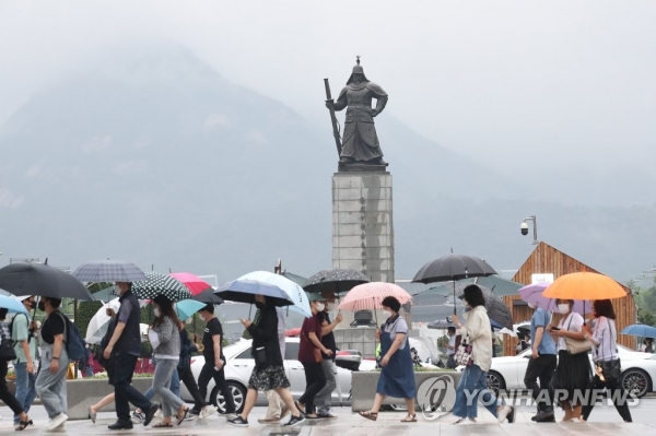 오늘(29일)부터 장마의 영향으로 전국에 많은 비가 예보됐다. [자료사진=연합뉴스]