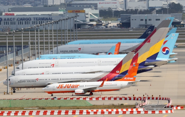 인천국제공항 주기장에 항공기들이 멈춰서있다. [사진=연합뉴스]