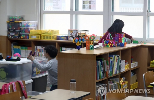 국내 한 초등학교의 돌봄교실 모습. [사진=연합뉴스]