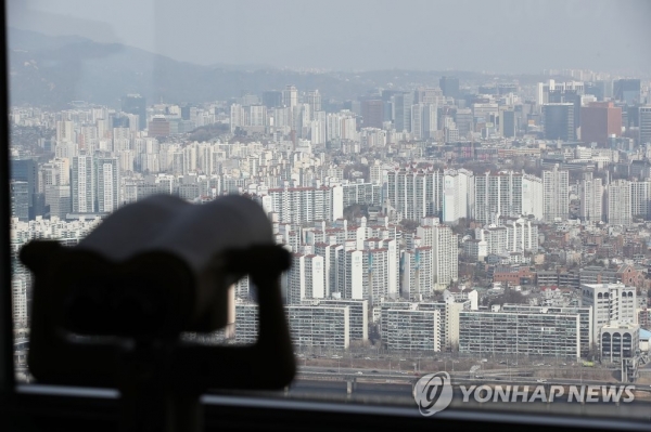 서울 여의도 63빌딩 전망대에서 바라본 아파트단지. [사진=연합뉴스]