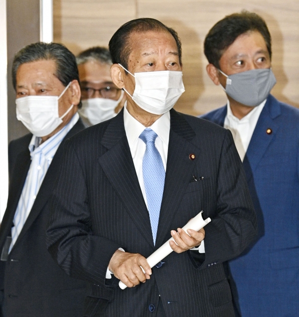 니카이 도시히로 일본 자민당 간사장.(가운데) [사진=도쿄 교도/연합뉴스]