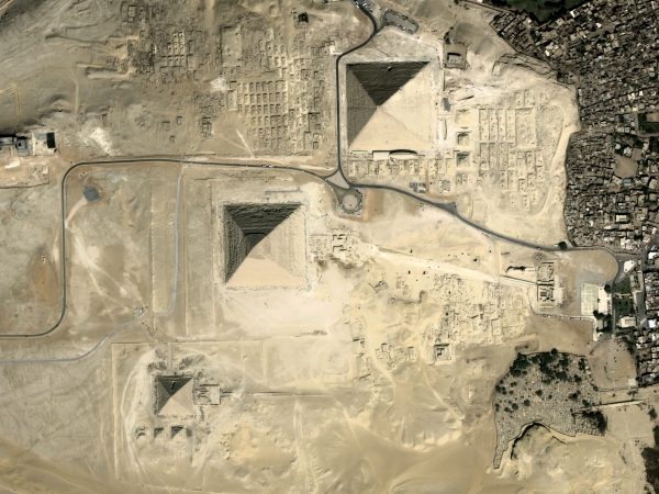 국토위성이 촬영한 이집트 피라미드. [사진=국토교통부 제공]