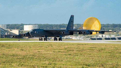 미 태평양공군은 15일(현지시간) 홈페이지를 통해 미국 루이지애나에 있는 바크스데일 공군기지 소속 B-52H 4대와 병력 220여명이 폭격기 기동부대 임무 수행을 위해 괌 앤더슨 기지에 도착했다고 밝혔다. [미 태평양공군 홈페이지 캡처=연합뉴스]