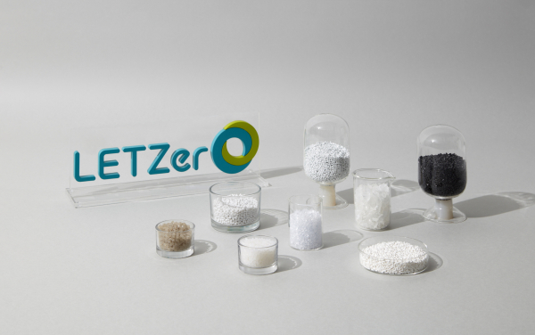 LG화학의 친환경 브랜드 LETZero가 적용된 재활용(PCR. Post-Consumer Recycle) 소재 제품들. [사진=LG화학]