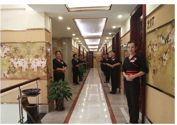 베이징 하이뎬(海淀)구 중관춘(中關村)의 량쯔 체인점 내부 모습. 최소한 3개월 동안의 안마 교육을 이수한 직원들이 서비스를 제공한다.[사진=량쯔젠선 홈페이지]