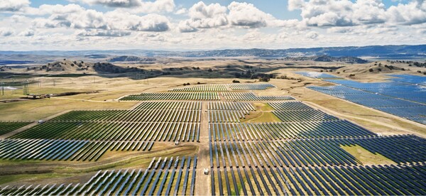 애플의 캘리포니아 플랫(California Flats) 태양광 발전단지 전경 [사진=애플 홈페이지]