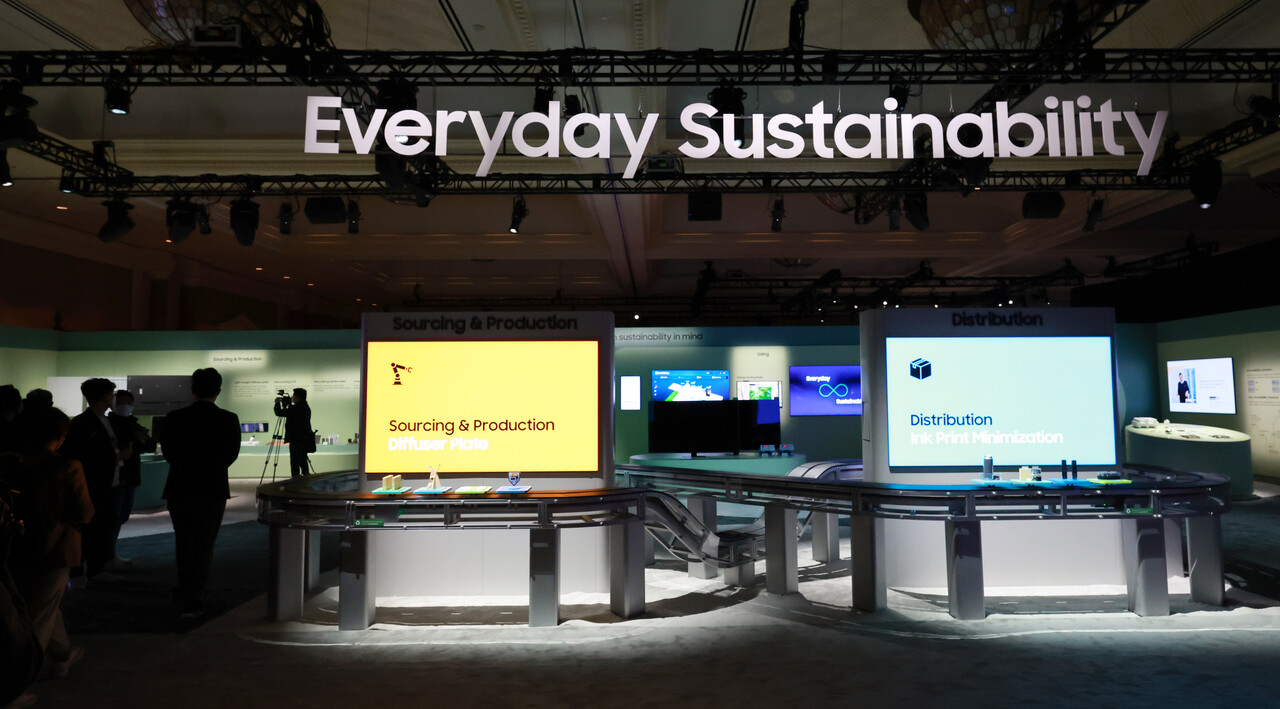 지난 3일(현지시간) 미국 네바다주 라스베이거스에서 열린 '삼성 퍼스트룩 2023' 행사에 ESG 전시 공간이 마련돼 있다. [사진=연합뉴스]