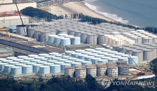 도쿄전력이 24일 오후 1시 후쿠시마 원전 오염수 해양 방출을 시작했다. 일본 후쿠시마 제1원전 오염수 탱크. [교도=연합뉴스]