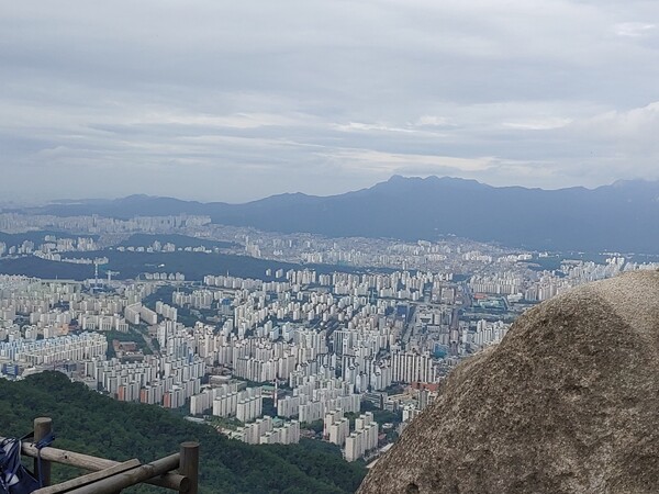월급을 안 쓰고 15.2년을 모아야 서울에서 내집마련이 가능한 것으로 조사됐다. [사진=뉴스퀘스트]