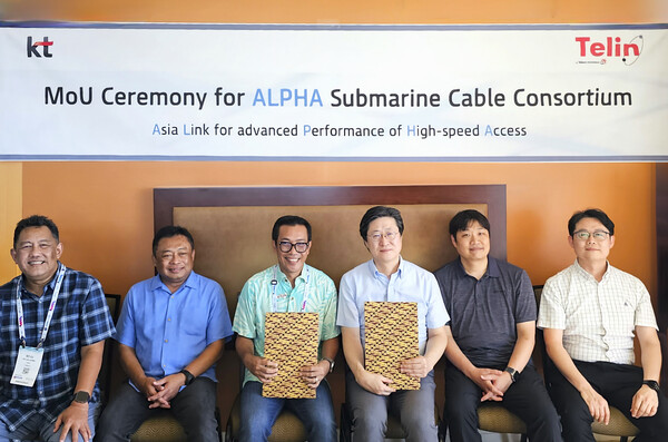 KT는 지난 24일 인도네시아, 일본의 대표 통신기업들과 '신규 아시아 해저케이블 건설' 프로젝트 협약(MOU)을 체결했다. [KT 제공=뉴스퀘스트]