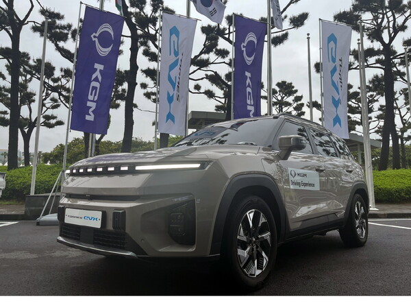 KG모빌리티가 국제 e-모빌리티 엑스포에 참가해 토레스 EVX를 전시하고 관람객이 직접 체험할 수 있는 시승 센터를 운영한다고 30일 밝혔다. [KG모빌리티 제공=뉴스퀘스트]