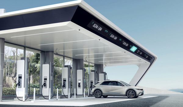 현대차는 ‘픽업앤충전 서비스’를 5월부터 서울뿐만 아니라 전국 6개 광역시(부산, 대구, 울산, 광주, 인천, 대전)에서도 서비스를 운영한다고 1일 밝혔다. 사진은 아이오닉 5 [현대자동차 제공=뉴스퀘스트]