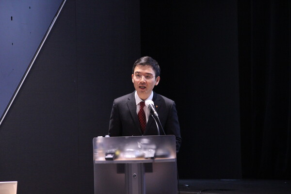 구승모 컴플라이언스 변호사가 지난 3월 5일 KDDX 사업 관련 기밀 탈취 경과에 대해 설명하고 있다. [사진=김민우 기자]