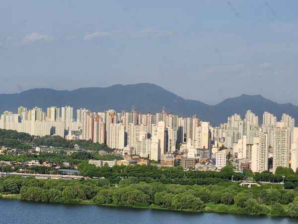 부동산인포에 따르면 내년 수도권에서는 전용면적 85㎡(이하 전용면적) 초과 공급이 올해 대비 약 29.4% 감소하는 것으로 나타났다. [사진=뉴스퀘스트]