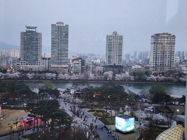 2011년부터 2023년까지 프롭테크 산업의 누적 투자 금액은 5조7278억원으로 집계됐다.  다만 코로나19 및 경기 불안 등으로 전년 대비 투자액은 55.1% 감소했다. [사진=뉴스퀘스트]