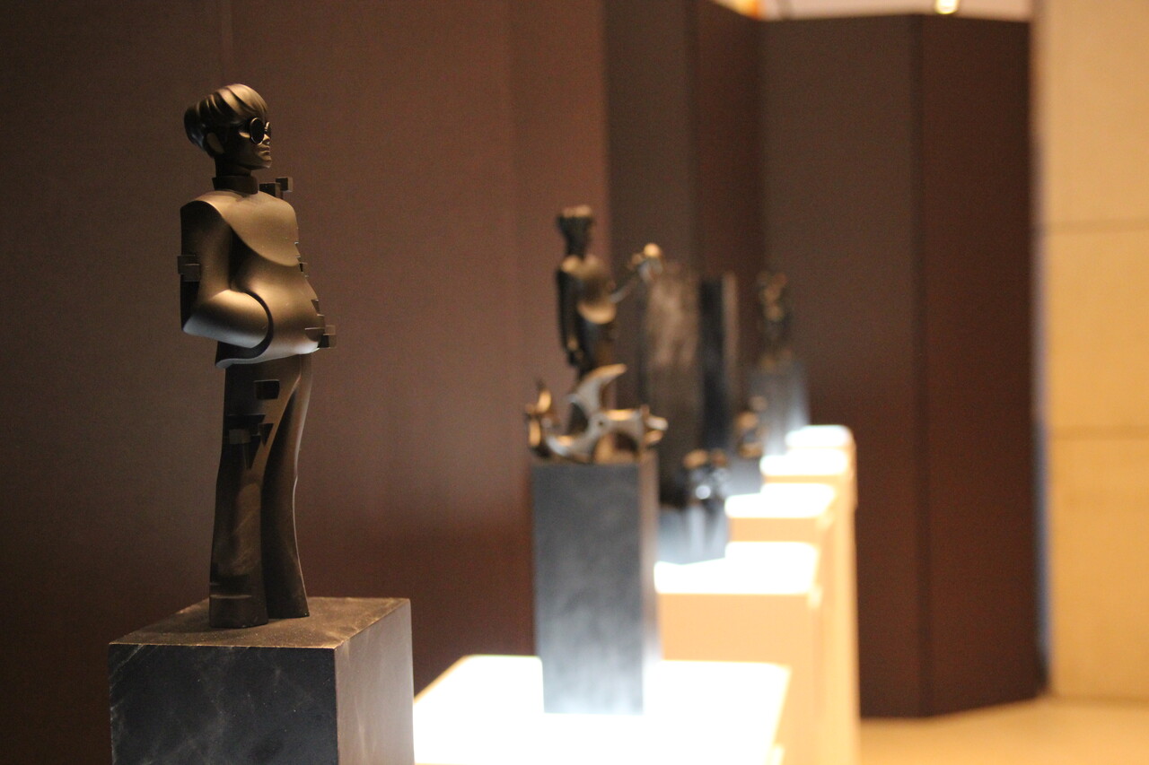 지난 6일 서울 중구 신라호텔에서 리그오브레전드 '전설의 전당' 헌액식이 열렸다. 수상자인 '페이커' 이상혁 선수를 기념하는 조각상. 데뷔 11년차 페이커의 영광과 고뇌의 순간을 표현했다. [사진=김민우 기자]