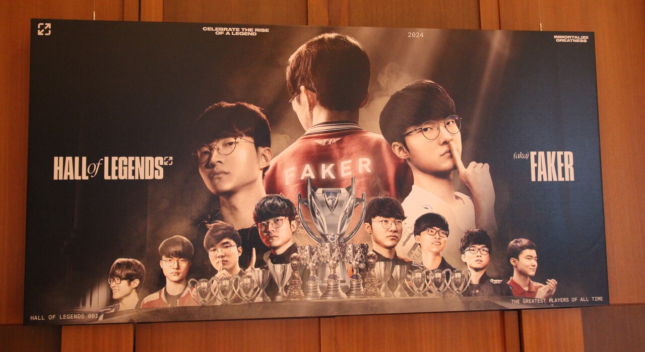 지난 6일 서울 중구 신라호텔에서 리그오브레전드 '전설의 전당' 첫 헌액식이 열렸다. 수상자인 '페이커' 이상혁 선수를 기념하는 벽화. [사진=김민우 기자]