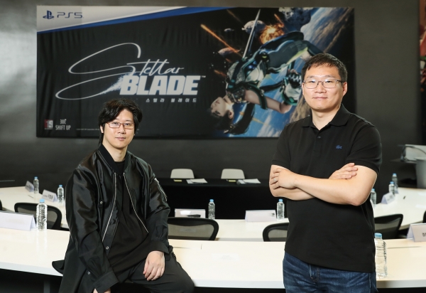 왼쪽부터 김형태 시프트업 대표, 이동기 테크니컬 디렉터. [SIEK 제공=뉴스퀘스트]