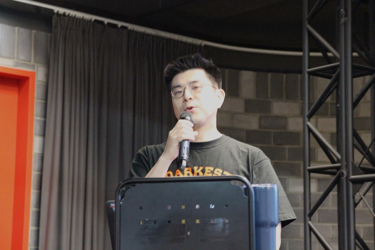 김동선 NHN 총괄PD가 지난 18일 '다키스트 데이즈' 미디어 시연회에서 발표하고 있다. [사진=김민우 기자]