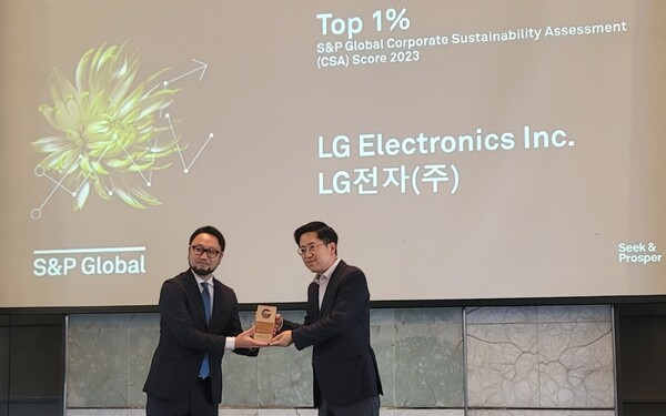 LG전자가 2023년 S&P 글로벌 지속가능성 평가에서 가전/여가용품 산업군 Top 1%로 선정됐다. [LG전자 제공=뉴스퀘스트]