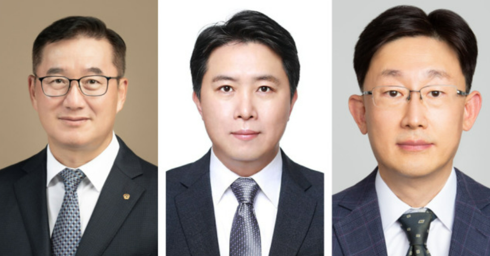 (왼쪽부터) 남정운 여천NCC 대표이사, 홍정권 한화솔루션 큐셀 부문 전략실장, 김명헌 한화임팩트 PTA 사업부장.[한화그룹 제공=뉴스퀘스트]