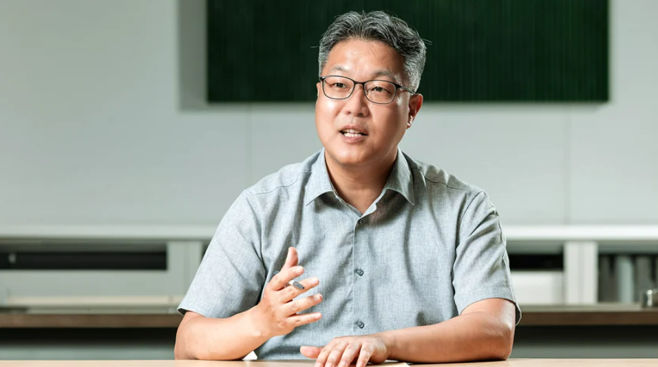 이규제 SK하이닉스 부사장(PKG제품개발 담당). 이 부사장은 SK하이닉스가 2013년 세계 최초로 HBM 개발에 성공할 당시부터 패키지팀장을 지내며 기술 개발에 힘써왔다. [SK하이닉스 제공=뉴스퀘스트]