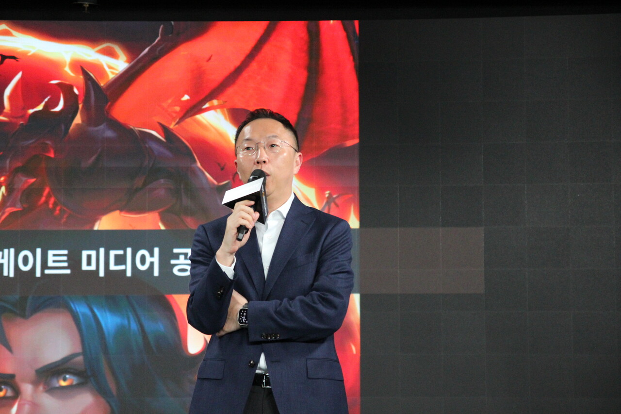 카카오게임즈가 지난 6월 18일 신작 '스톰게이트' 기자 간담회를 열었다. 한상우 카카오게임즈 대표가 '스톰게이트'에 대해 설명하고 있다. [사진=김민우 기자]