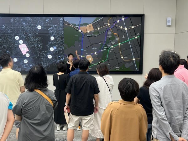 '디에이치 방배' 견본주택 사전 특별 관람 모습.. [사진=공급사 제공]