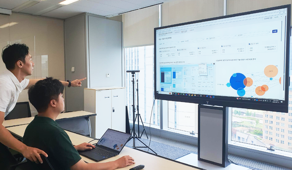 생성형 AI를 활용한 건설 지식 DB 서비스 활용 장면. [포스코이앤씨 제공=뉴스퀘스트]