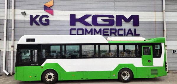 중남미 파라과이에 수출되는 친환경 전기 좌석버스 [KG모빌리티 제공=뉴스퀘스트]
