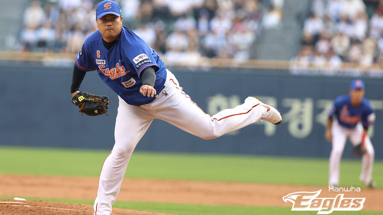 한화이글스가 최근 연전연승을 달리며 가을야구 진출에 대한 기대를 높이고 있다. 사진은 한화이글스 대표 투수 '류현진' 선수. [한화 제공=뉴스퀘스트]