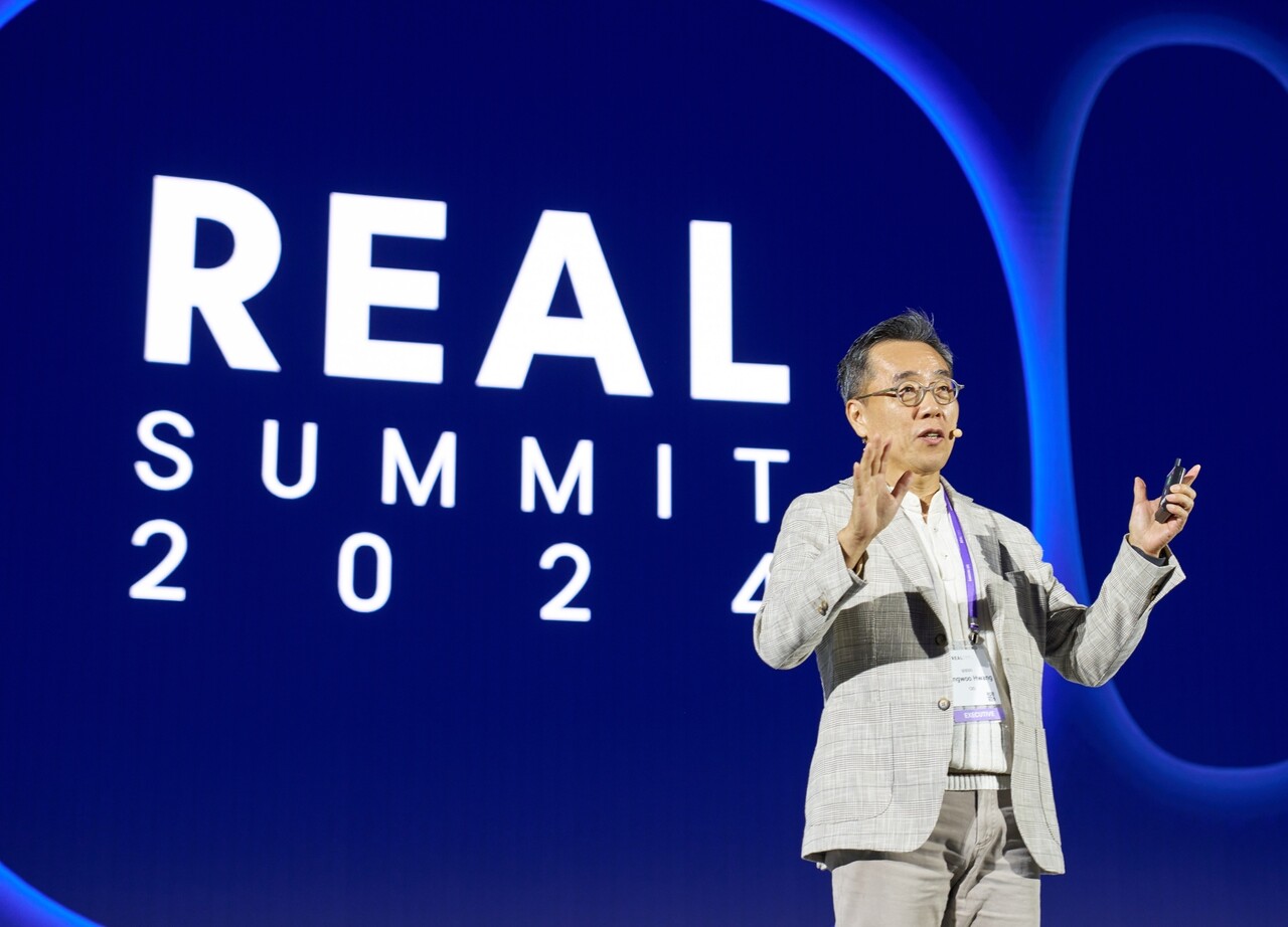삼성SDS가 3일 서울 코엑스에서 ‘리얼 서밋(REAL Summit) 2024’를 열고, GPU 중심 AI 클라우드(GPU Centric AI Cloud)로 기업 업무의 하이퍼오토메이션 혁신을 실현하겠다고 밝혔다. [삼성SDS 제공=뉴스퀘스트]