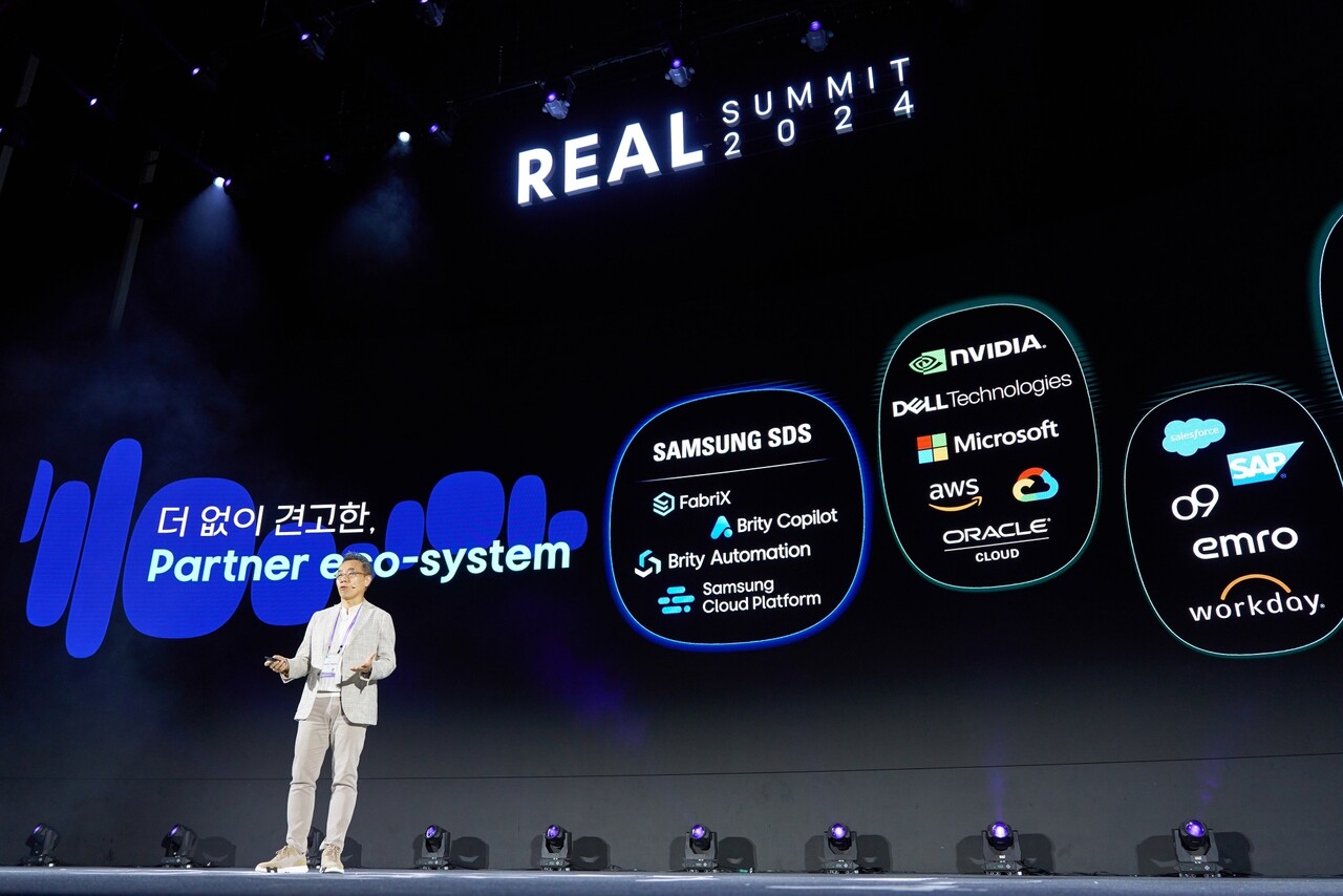 삼성SDS는 패브릭스, 브리티 코파일럿 등 삼성SDS의 생성형 AI 서비스를 고객에게 맞춤형으로 제공하기 위해 인프라(IaaS), 플랫폼(PaaS), 엔터프라이즈 솔루션(SaaS) 등 다양한 분야의 글로벌 파트너들과 협력을 맺고 있다. [삼성SDS 제공=뉴스퀘스트]