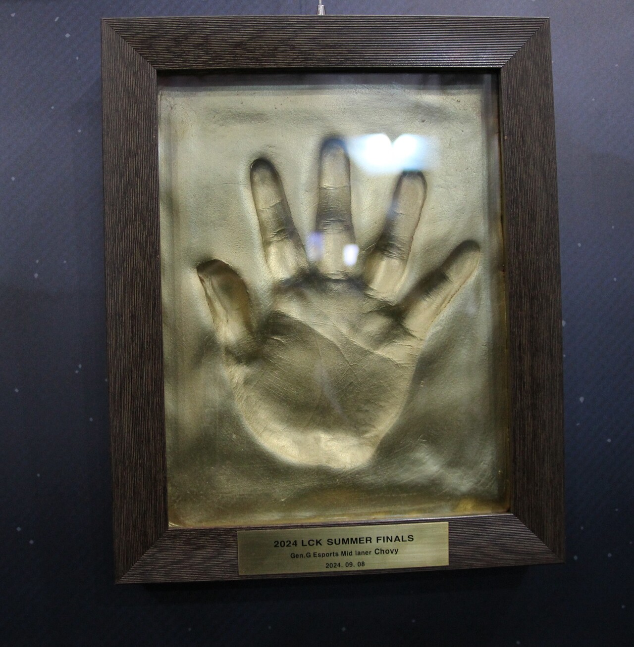 정지훈 '쵸비' 선수의 핸드프린팅. [사진=김민우 기자]