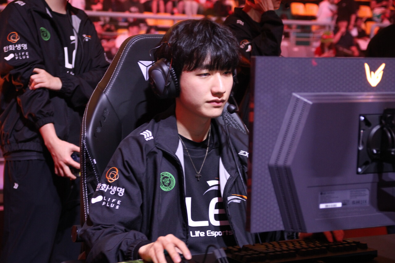 한화생명e스포츠가 강력한 한타를 바탕으로 게임을 끝냈다. 사진은 한왕호 '피넛' 선수. [사진=김민우 기자]