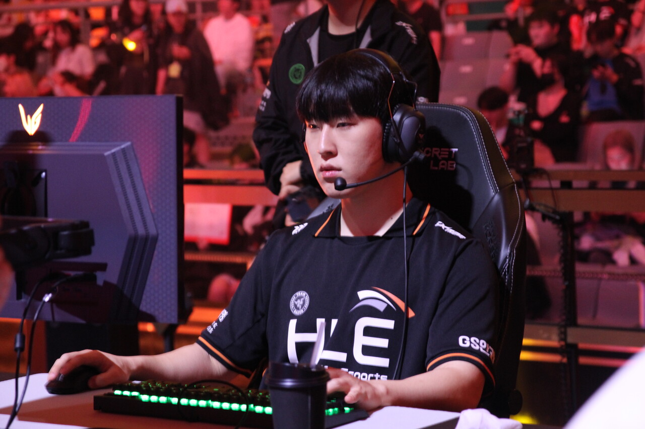 한화생명e스포츠가 T1을 압박하며 단번에 게임을 끝냈다. 김건우 '제카' 선수. [사진=김민우 기자]