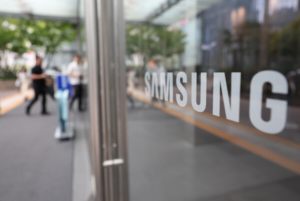 인공지능 과대평과 우려와 미국 경기침체에 대한 불안감이 엄습하면서 삼성전자 주가가 6만원 중반대로 내려앉았다. 서울 서초구 삼성전자 서초사옥. [사진=연합뉴스]