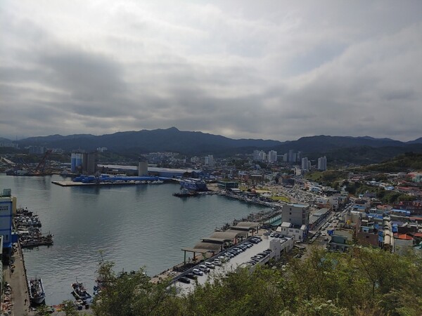 사회의 활력이 떨어지는 고령화 사회에 진입한 우리나라의 노화에 대응하기 위해선 재난·재해 관련 시설 및 노후 인프라 중심의 공공 건설투자의 확대가 필요하다는 지적이다. [사진=뉴스퀘스트]