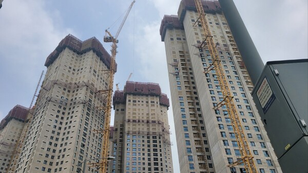 14일 부동산 전문 리서치업체 리얼투데이에 따르면, 9월 셋째 주에는 전국 5곳에서 총 3593가구(행복주택 제외)가 청약 접수를 받는다. [사진=뉴스퀘스트]