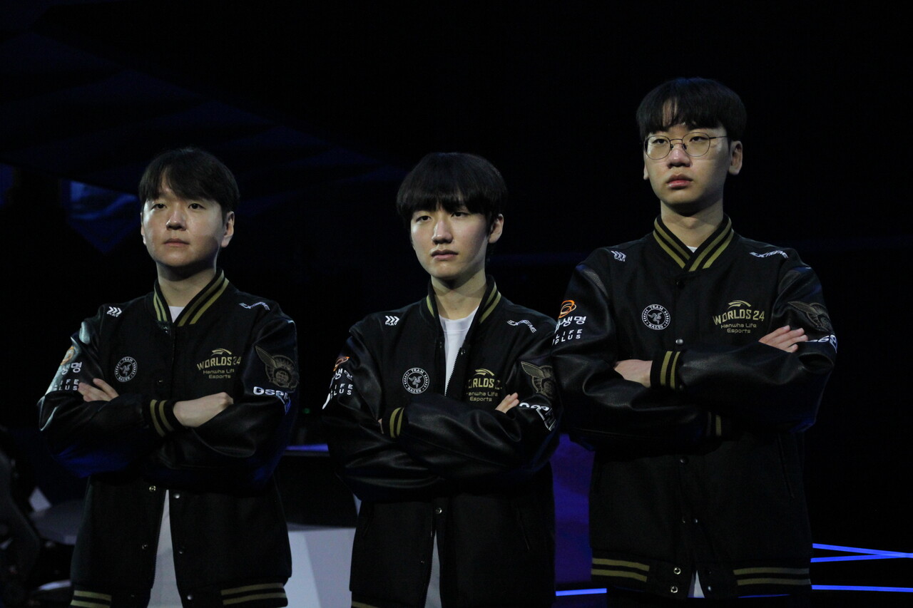 (사진 왼쪽부터) 한화생명e스포츠 최인규 감독, 한왕호 '피넛', 최현준 '도란' 선수. [사진=김민우 기자] 