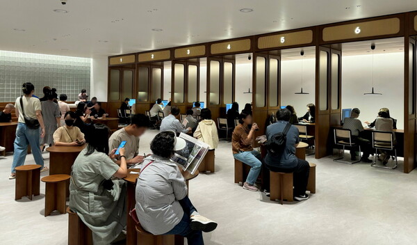 DL이앤씨는 지난 27일 개관한 ‘e편한세상 명덕역 퍼스트마크’ 주택전시관에 3일간 총 1만5000여명의 방문객이 다녀갔다. [DL이앤씨 제공=뉴스퀘스트]