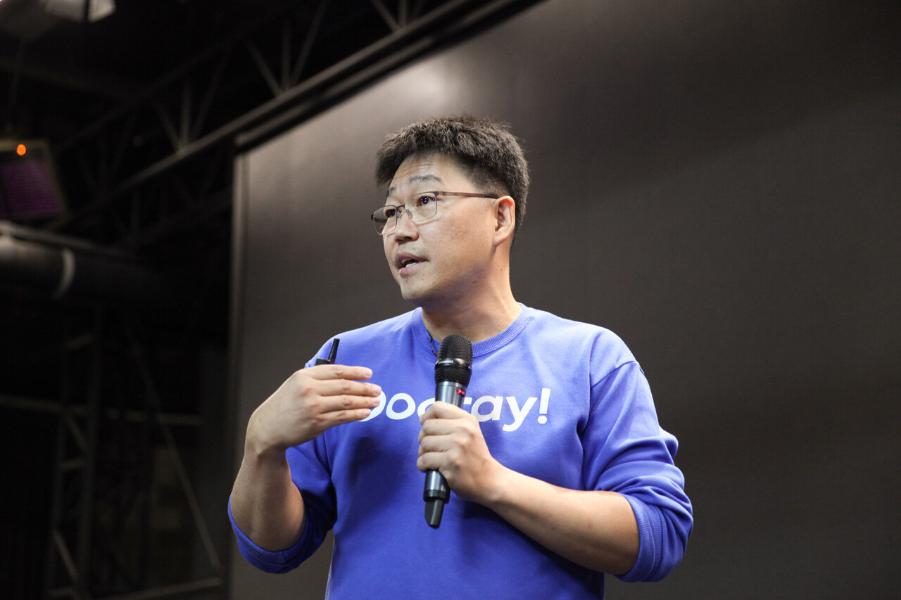 백창열 NHN두레이 대표가 15일 기자간담회에서 자사 올인원 업무 솔루션 'Dooray!'에 대해 소개하고 있다. [NHN 두레이 제공=뉴스퀘스트]