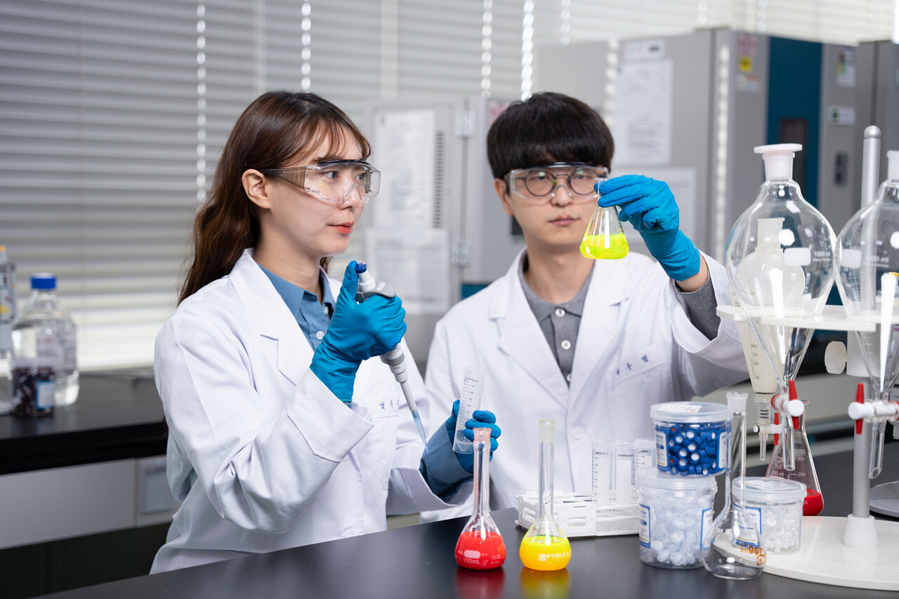 삼성디스플레이가 퀀텀닷(QD) 잉크의 재활용 기술을 확보해 'QD-OLED' 원가 경쟁력 강화에 나선다. [삼성디스플레이 제공=뉴스퀘스트]