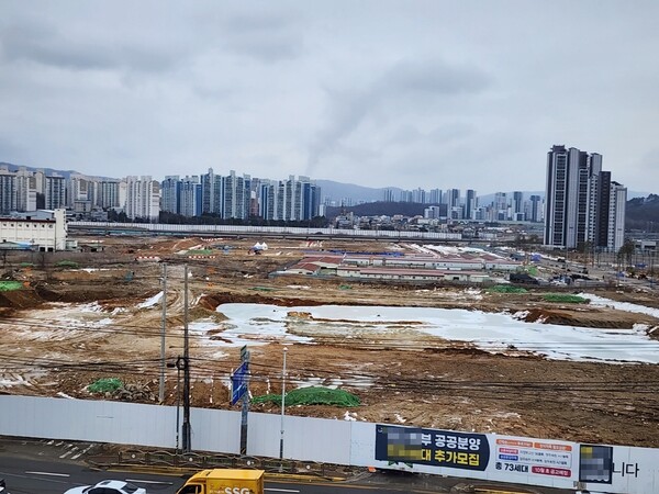 수도권 부동산 시장에 '새길 효과'가 두드러지고 있다. 새로운 노선이 개통되면서 직주근접이 가능해 지고, 이를 통해 인프라 등이 확장되면서 집값이 상승하는 등의 효과가 나타나고 있다. 사진은 경기도 양주시 한 공공분양 단지 모습 [사진=뉴스퀘스트]
