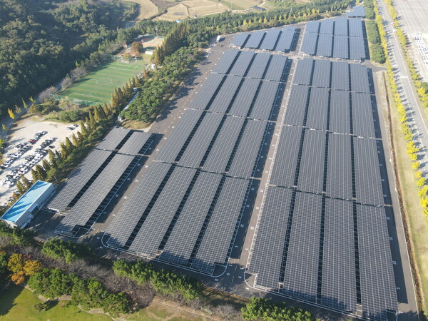 현대자동차 아산공장에 설치된 태양광 자가발전 시설의 모습 [현대자동차 제공=뉴스퀘스트]