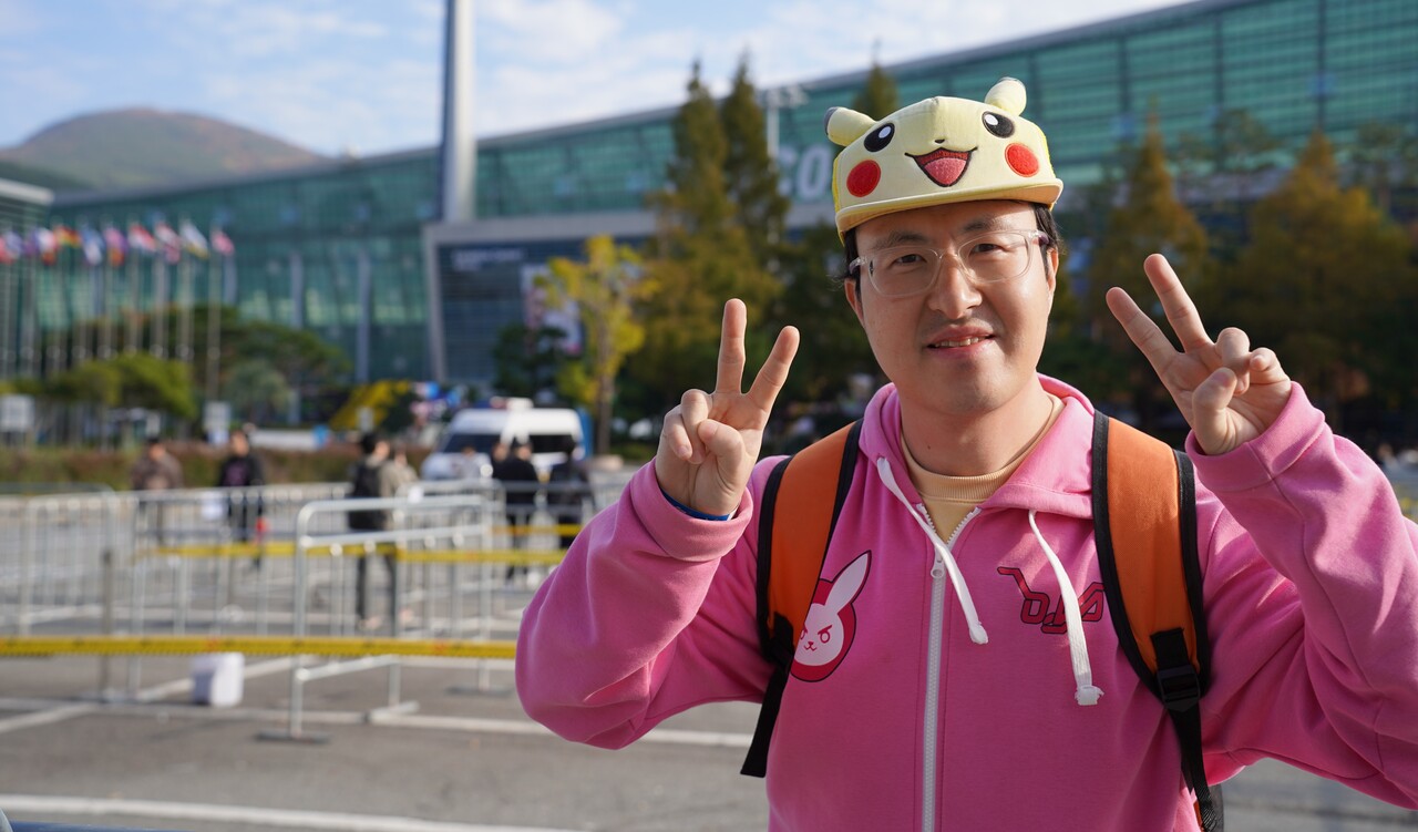 경남 양산에서 부산 벡스코를 방문한 김태호(40)씨. 김씨는 지스타 1회때부터 한번도 빠지지 않고 행사를 방문했다고 말했다. [사진=김민우 기자]